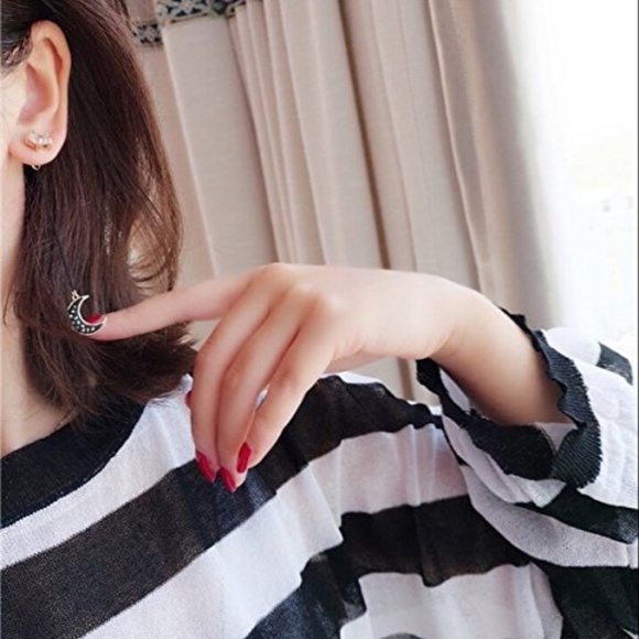 Blue Earth and Moon Planet Earring - Picture 3 of 4